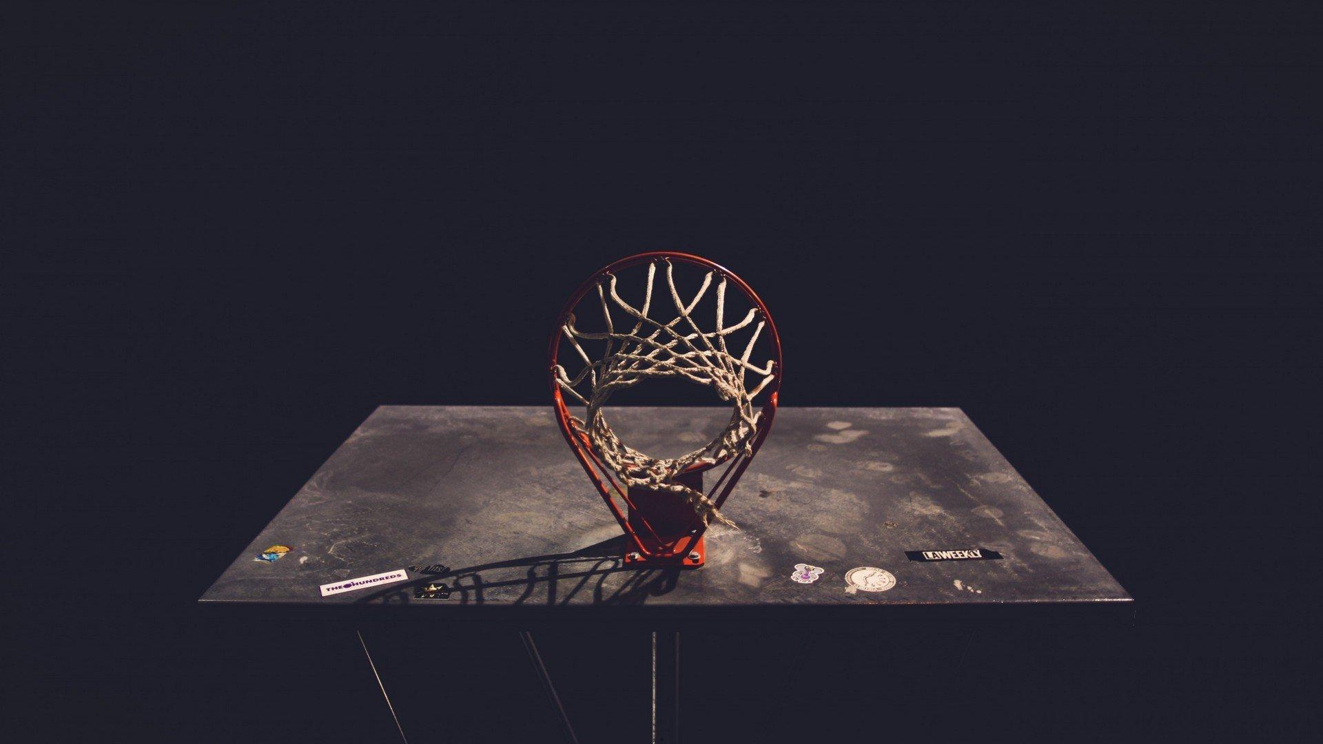 中国短道速滑队世锦赛夺金 展现团队实力与拼搏精神