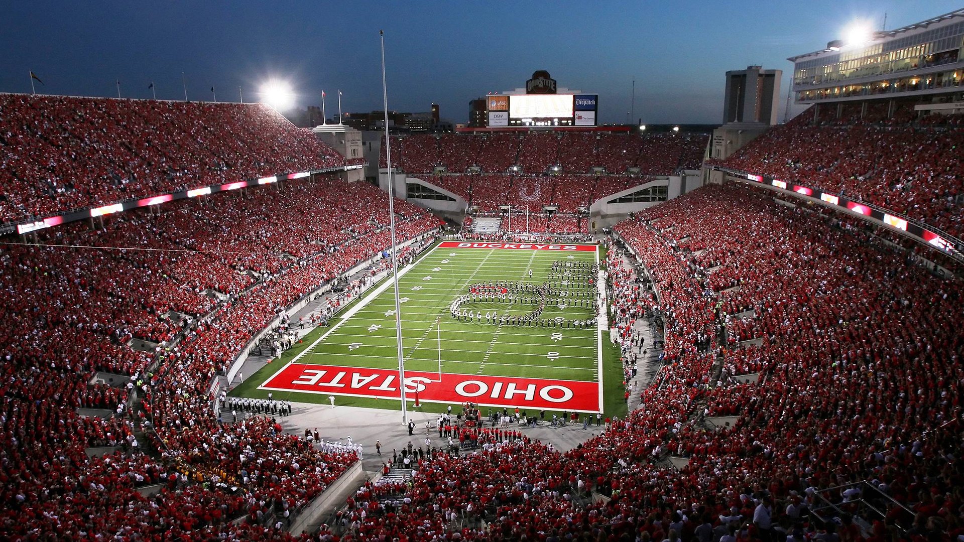 【b体育官网】英超争冠白热化，曼城、阿森纳、利物浦三强鼎立，谁能笑到最后？