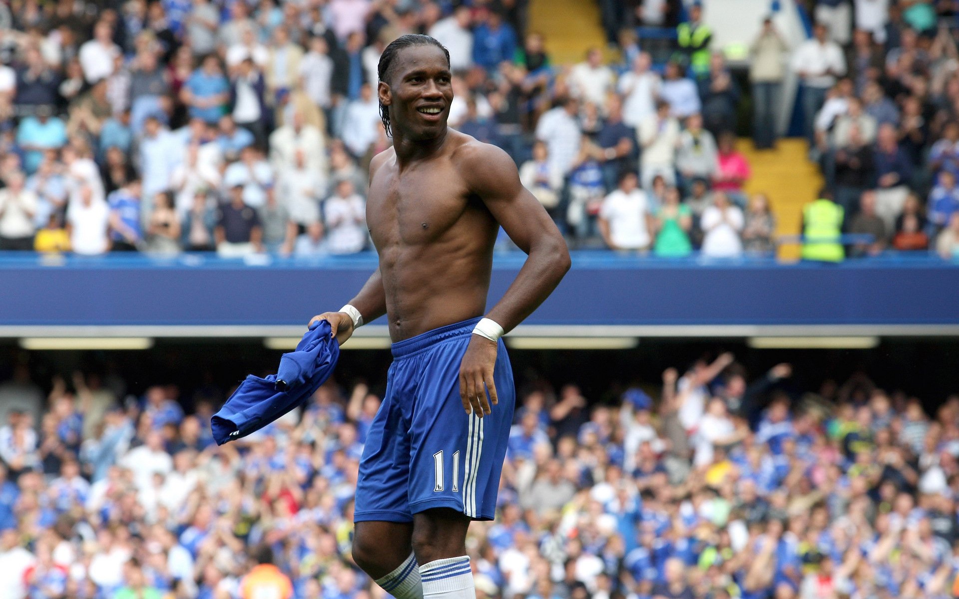 欧洲足坛转会市场风云再起 豪门争抢新星引爆夏窗_b体育官网