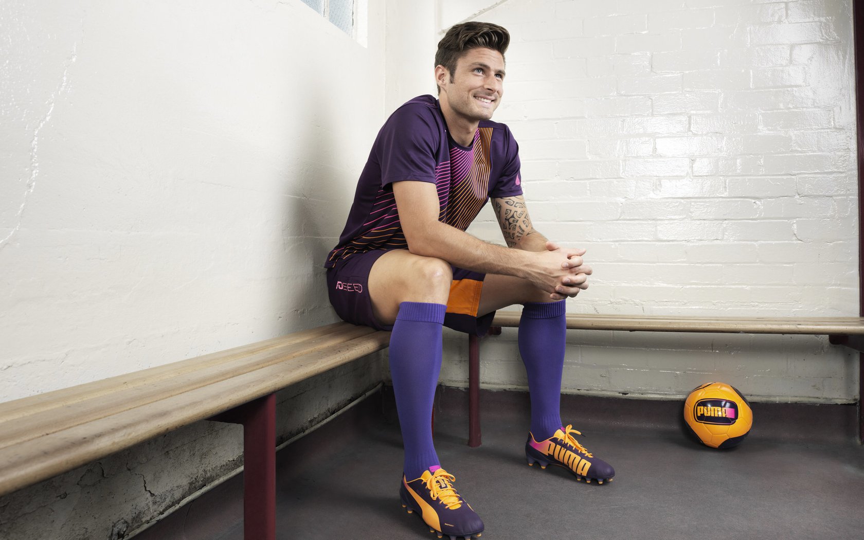 b体育官网-德甲联赛激战正酣，拜仁慕尼黑紧追榜首勒沃库森